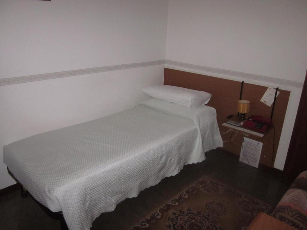 Albergo Leon Bianco Moggio Udinese ห้อง รูปภาพ