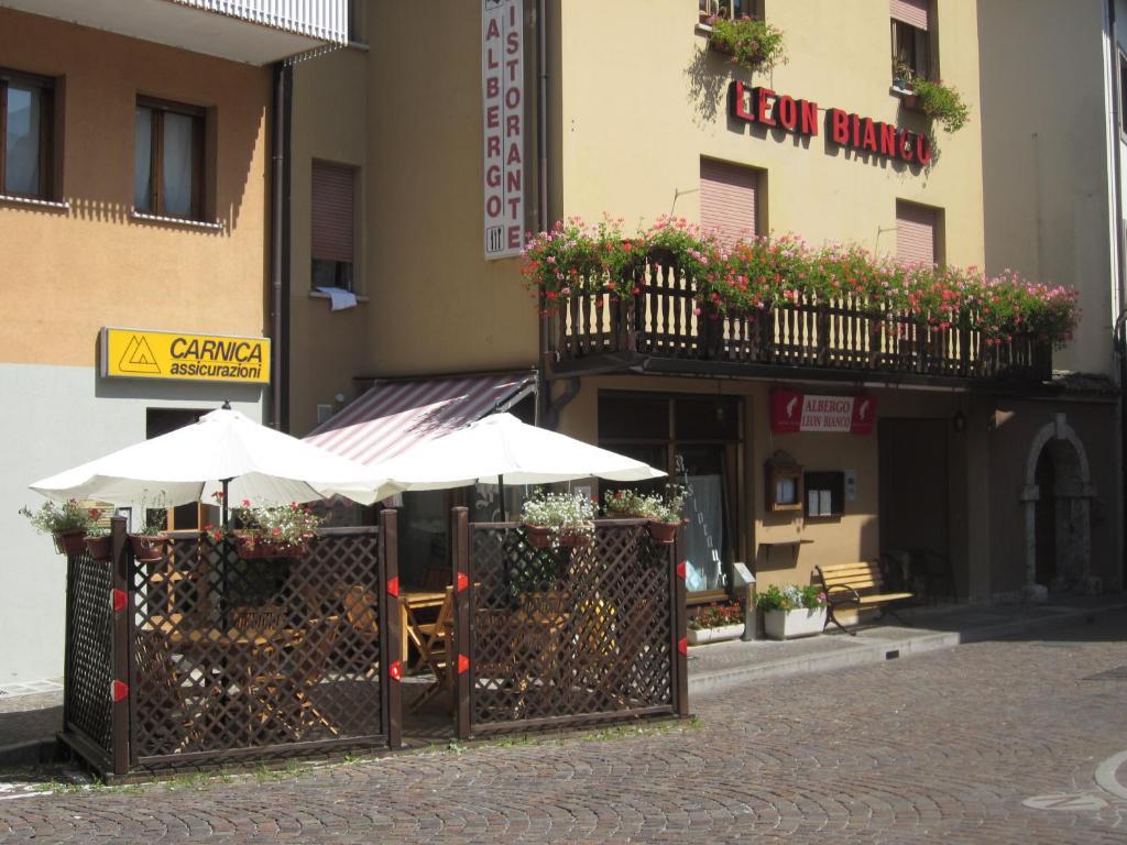 Albergo Leon Bianco Moggio Udinese ภายนอก รูปภาพ
