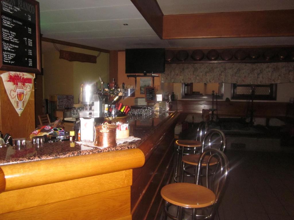 Albergo Leon Bianco Moggio Udinese ภายนอก รูปภาพ
